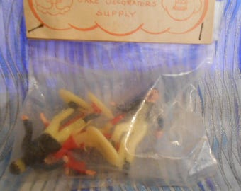 Vintage Ice Skaters Cake Toppers/Diorama