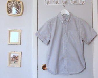 1990s light blue pinstripe short sleeve button up shirt