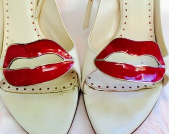 Super Rare YSL Yves Saint Laurent High Heel Cream color Shoe with Red Metal Lips Leather (cuir) Size 36 European style Made in Italy Sale