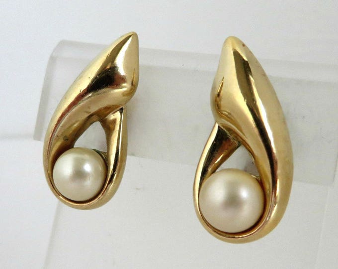 Vintage Teardrop Earrings - Crown Trifari Gold Tone, Faux Pearl Teardrop Clip on Earrings, Gift Idea, Gift Boxed