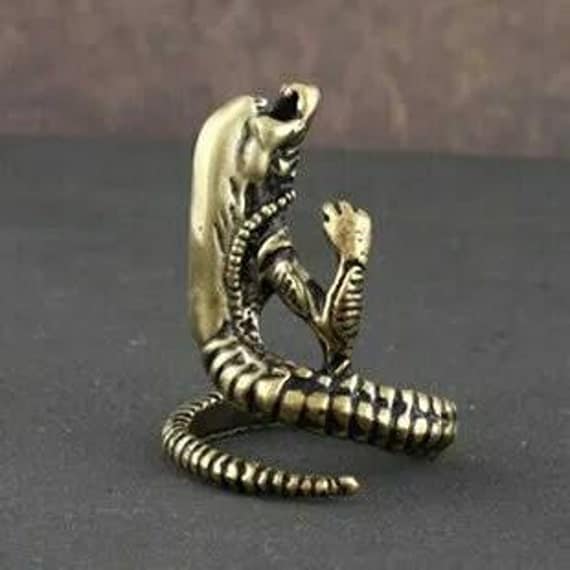Bronze adjustable Alien xenomorph face hugger ring by ShopTheMystic steampunk buy now online