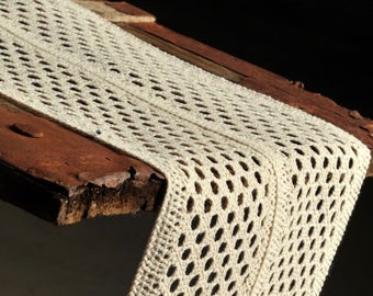 Crochet table runner width 9,05" length 1.09"