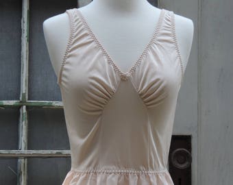 Vintage Women's Slip Lingerie Olga Women's Slip Full Slip Nylon Spandex 38