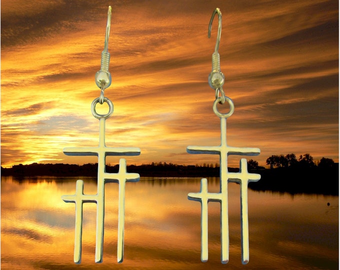 Medium Calvary 3 Cross Necklace Gold Silver Mens Boys Women Girls Fashion Christian Jewelry - Saint Michaels Jewelry - Calvary Three Cross