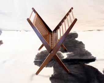 Mid Century Modern Magazine Rack In the Style of Vintage Kagan