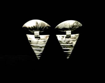 80's Silver Pyramid Dangle Earrings GJ2511
