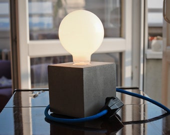 READY TO GO : Kubik concrete lamp, light dimmer, table lamp,desk lamp, concrete light, minimalist design, beton lampe, lumière béton, modern