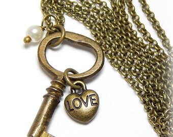 Vintage Skeleton Key Necklace, Antique Key Necklace, Brass Key Necklace, Heart Necklace, Skeleton Key Necklace, Charm Necklace