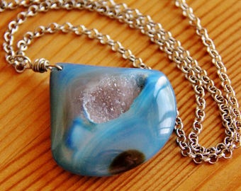 SALE Geode Agate necklace, druzy stone necklace, druzy agate necklace, statement necklace, natural stone necklace, natural crystal pendant