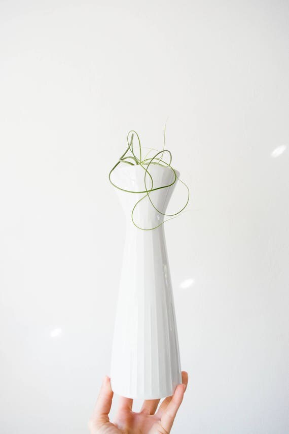 Mid Century Modern Glazed White Porcelain Vase // Wunsiedel // Scandinavian Modern Home Decor