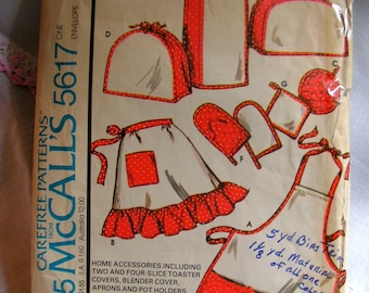 Kitschy Kitchen Accessories include Apron Toaster and Blender Covers Pot Holders McCalls 5617 vintage 1970s cut used complete sewing pattern