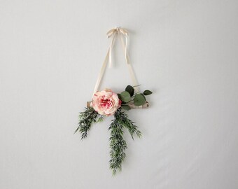 Front Door Wreath - Spring Wreath - Modern Minimalist Wall Hanging - Housewarming Gift
