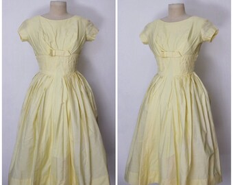 Vintage 1950s Dress | 50s Yellow Dress | Full Skirt Dress | 1950s Light Yellow Bow Dress