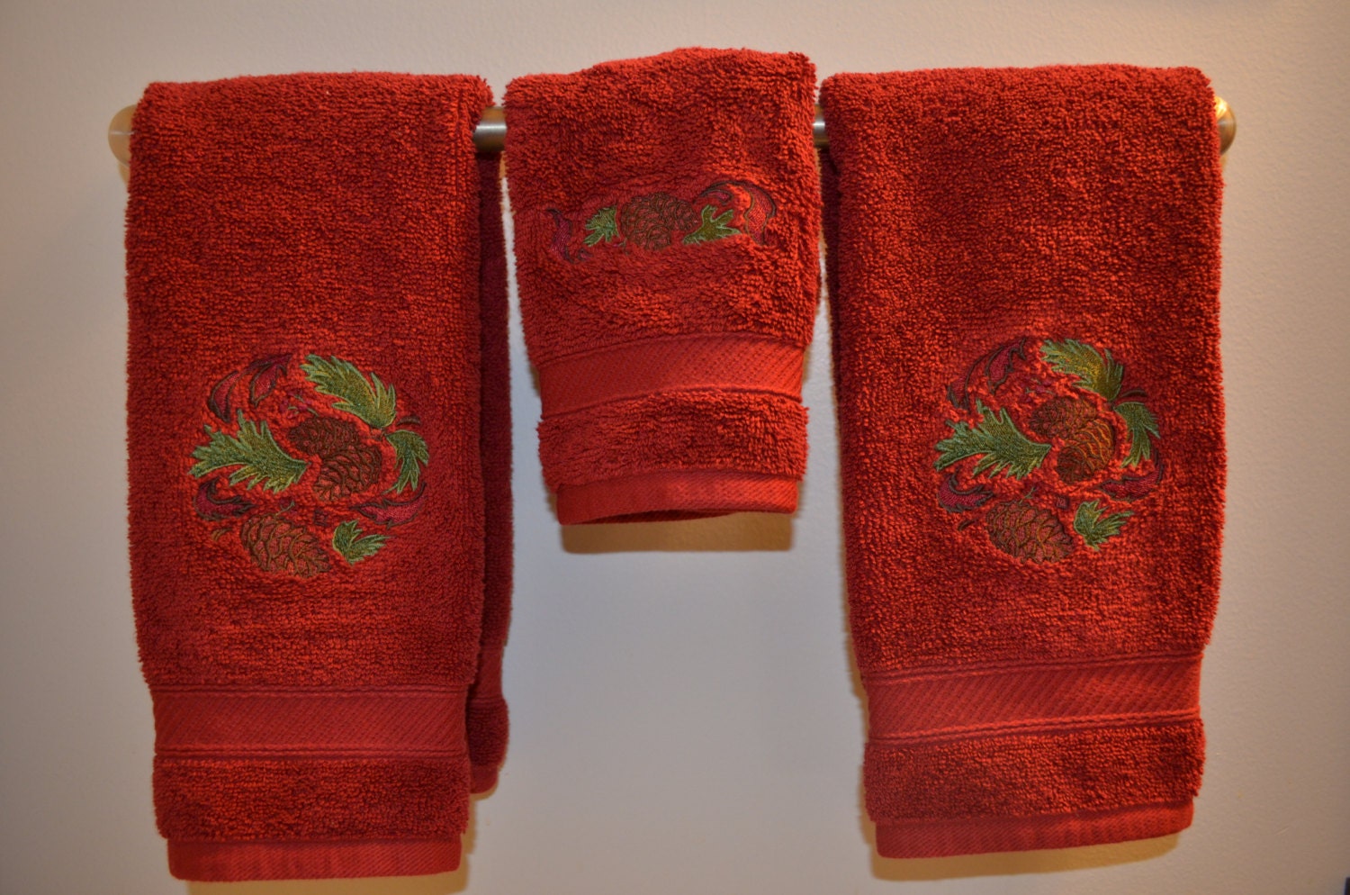 Pine Cone Christmas Towels