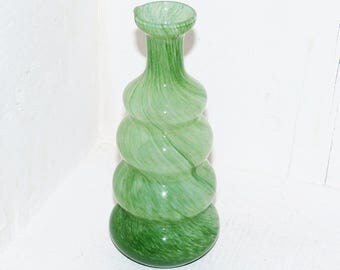 Art Glass Green Swirl Vase - 876