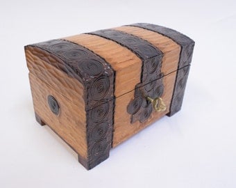Handmade Wooden Chest/Jewellery Box/Keepsake Box/ Lockable Wooden Chest/ Handcarved wooden box