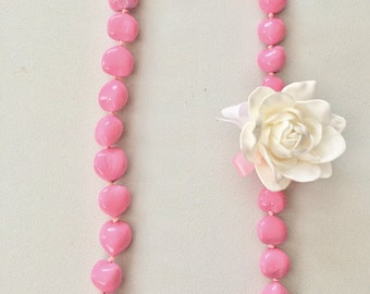 Gardenia Hawaiian Lei with Kukui nuts/ light pink