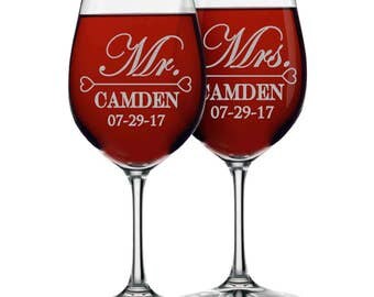 Custom Wine Glasses, Personalized Wine Glasses, Mr and Mrs Gifts, Mr and Mrs Glasses, Etched Wine Glasses, Engraved Wine Glass, Set of 2