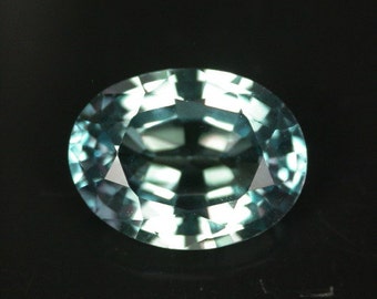 3.07 ctw. alexandrite color change loose gemstone.