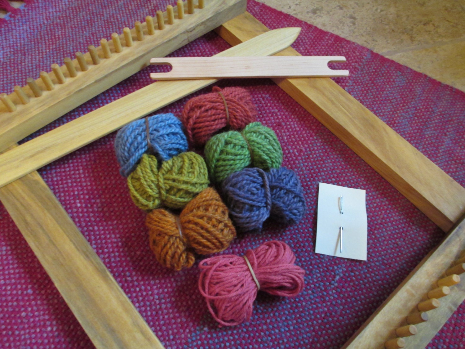 Small lap loom/peg loom/weaving loom/tapestry loom/beginners