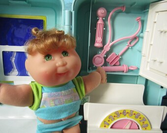 1996 Cabbage Patch Kids Love N Go Check-Up Center