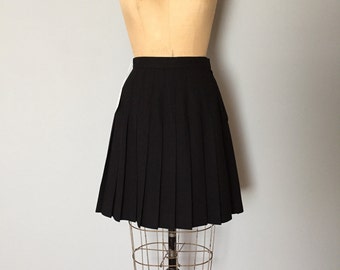 black wool pleated mini skirt | schoolgirl skirt