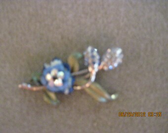 Vintage BEAUTIFUL Blue Rhinestone & Enamel Flower Pin...#2124....ESTATE ITEM...50's.....