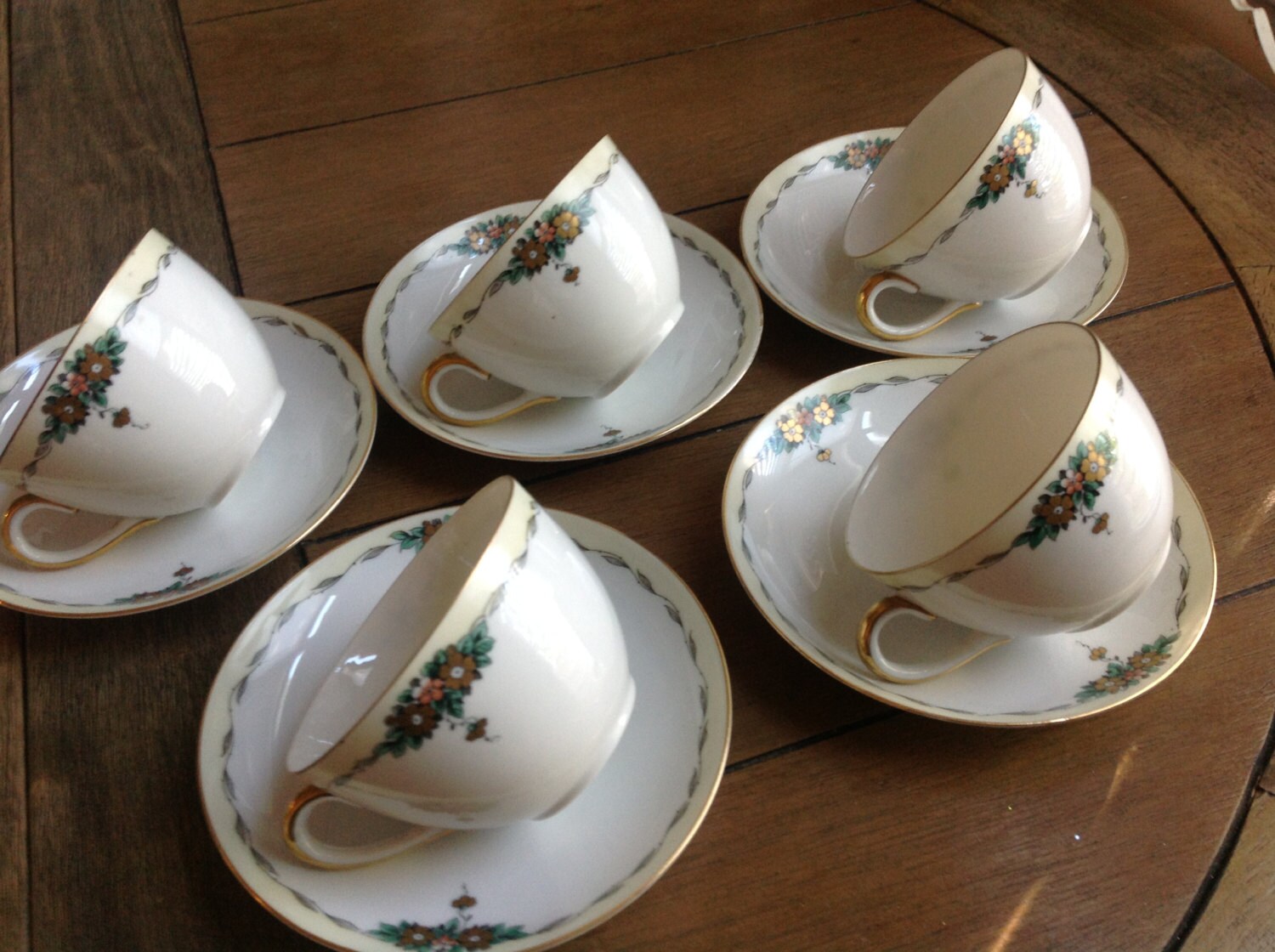 5 TK Thun Bohemia Czechoslovakia cups and saucers with Pale