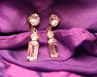 Vintage Rhinestone Drop Earrings. Screw backs.