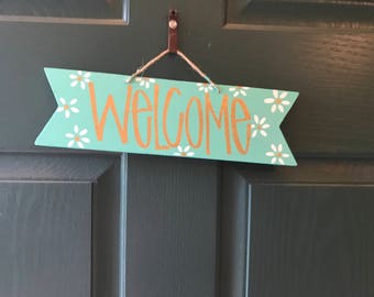Spring Door Hanger - Welcome Sign - Welcome Door Hanger - Daisy Door Hanger - Blue Door Hanger - Wreath Alternative - Blue and Gold Sign