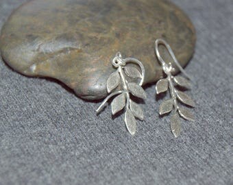 silver leaf earrings, nature earrings, leafy branch earrings, sterling silver everyday earrings, leaf drop earrings, dangle leaf earrings