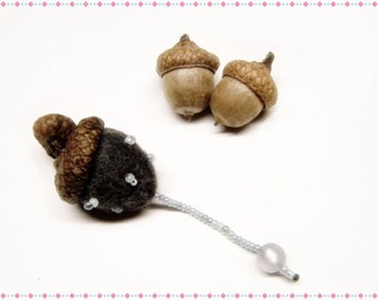 Cute As Can Be Acorn Sewing Needle Emery/Pin Cushion with Acorn Cap - ACORNJ