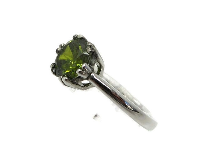 Vintage Peridot Glass Ring, Silver Tone Solitaire Green Glass Ring, Size 6.5