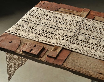 Crochet table runner width 9,05" length 1,09"