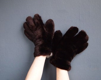 Vintage fur gloves - winter gloves - leather gloves - guantlet gloves - fur mittens - bear paw gloves - vintage gloves - driving gloves