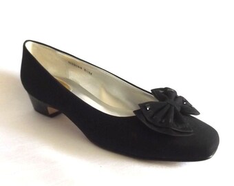 Ladies Black Low Heeled Dress Shoes - Black Microfiber w Black Patent Leather Heel and Trim - Ros Hommerson Size 8M - 1" Heel