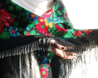 Vintage Large Traditional Russian Shawl with roses and wool fringe Boho Festival shawl Coachella shawl Head Kerchief Soviet Ukraine Russian