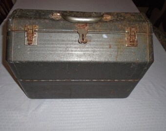 Old Toolbox. Vintage toolbox. Metal toolbox. toolbox
