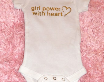 Girl Power with Heart. Baby bodysuit with gold heart design. Newborn clothes. Baby girl outfit. Baby gift. Mama's Feminist. Live with love.