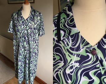 Vintage 1980s dress - 80s clothing - plus size - short sleeves collar button swirl pattern detail - brand 'Nikki'