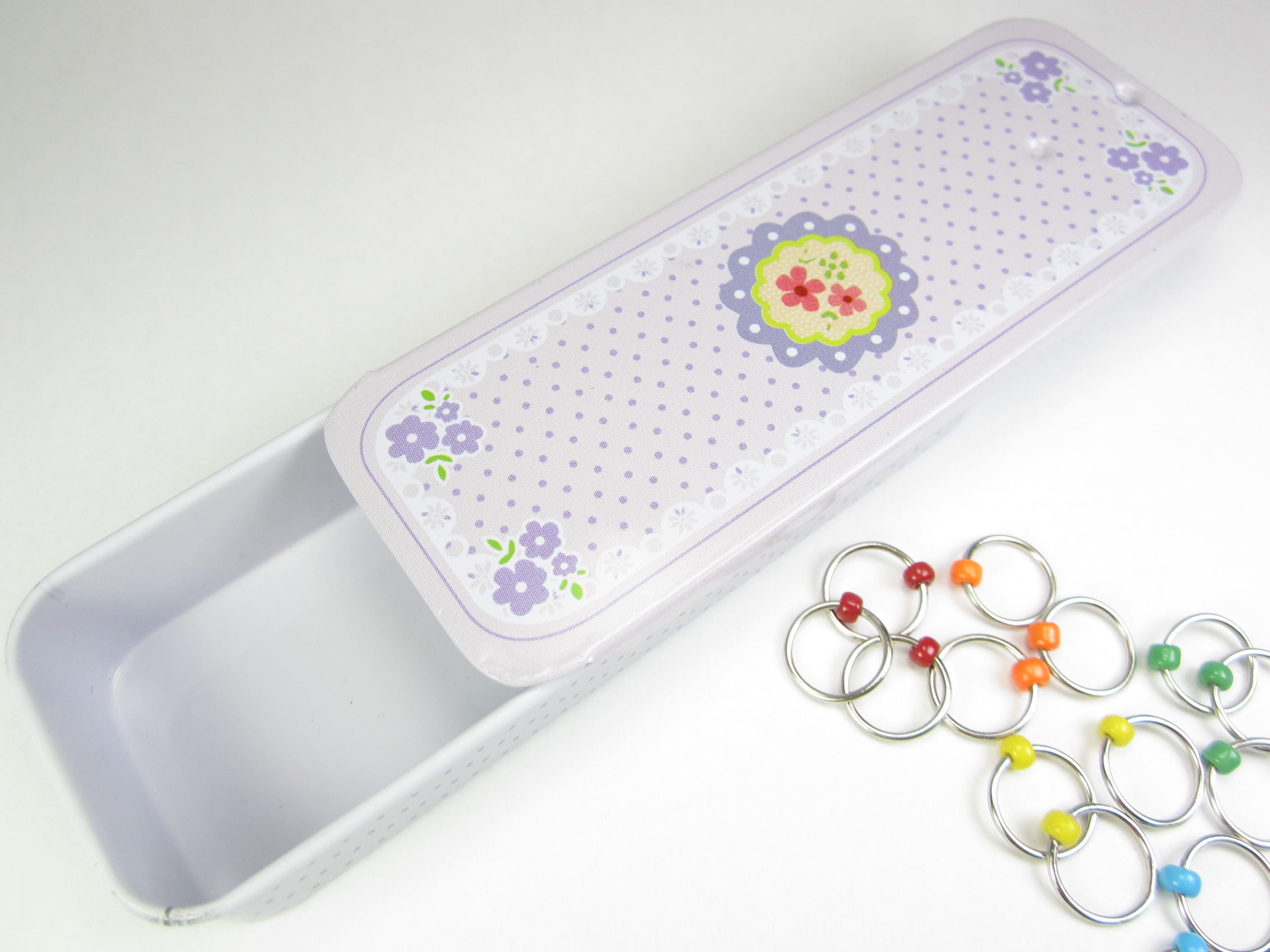 Snag Free Stitch Markers 18pcs with Storage tin, knitting accessories, holder...