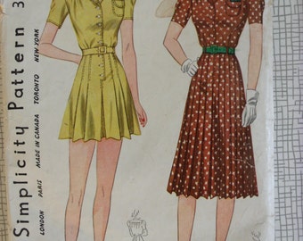 Late 1930s / 1940s Playsuit & Skirt - 34" Bust - Simplicity 3304 - Vintage Sewing Pattern