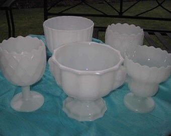 5 White Milk Glass Wedding Centerpiece Vases, Set of 5