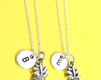 Silver Best Friend Necklace with Pineapple Charms,Friendship Necklace Set of Two,Best Friend Jewelry,BFF Charm Necklace,Best Friend Gift,Bff