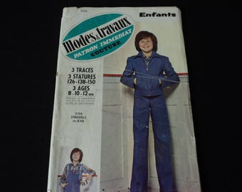 REDUCED - French Vintage Modes & Travaux paper sewing pattern. Pattern number 2705 (04800)