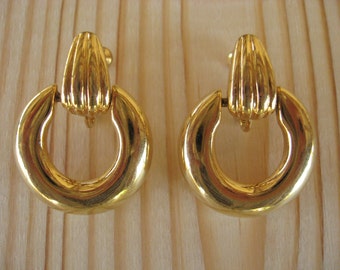 Vintage Napier Screw Back Clip on Gold Tone Earrings (C)