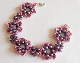 Pink and mauve Primule bracelet, rose pink and dark purple seed beads bracelet with nacre beads