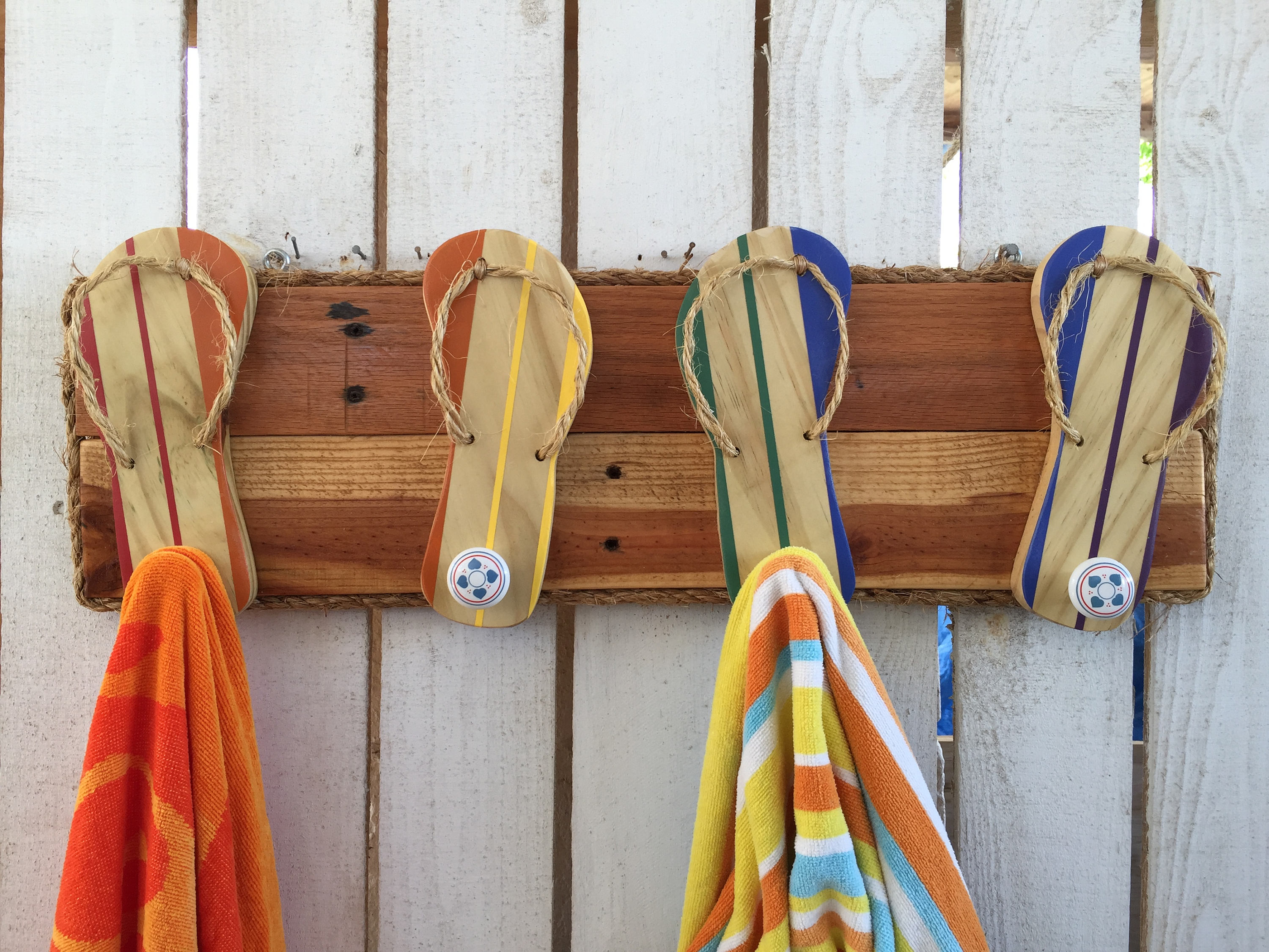 Flip Flop Towel Rack Outdoor Shower Hooks Pool Decor Dog