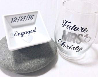 Future Mrs Wine Glass & Ring Dish, Engagement gift, Enagagement gift set, Future Mrs Gift, Bride to be Gift, Ring Dish,Future Mrs Wine glass