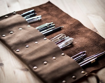 Personalized Leather Pencil Roll, Leather Artist Roll, Pencil Case, Leather pencil Case, Leather Tool Roll, Paint Brushes Case